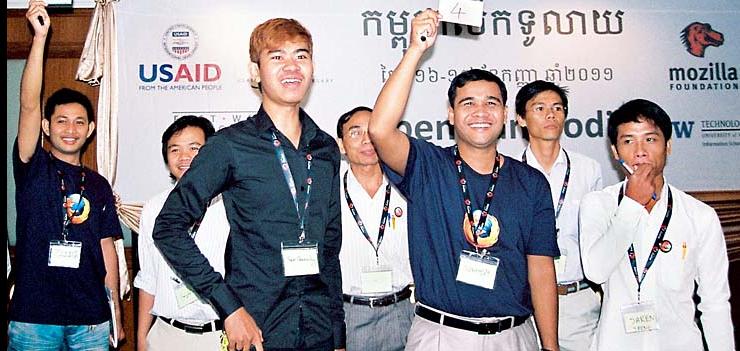 Participants in the first Open Cambodia conference prepare for break-out groups [photo: Zuzana Sadkova]
