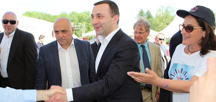 Georgian Prime Minister Irakli Garibashvili and US Ambassador Richard Norland visited the EWMI table in Zugdidi