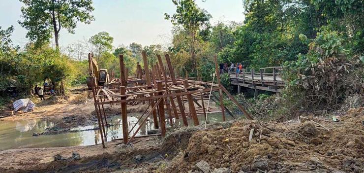 Construction on the 27-meter bridge as agreed upon by the Mesco Gold (Cambodia) Ltd. mining company