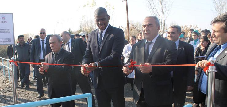Dereck Hogan, Chargé d’Affaires of the U.S. Embassy in Baku during the ribboncutting ceremony in Garalar village, Sabirabad